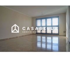 Piso en Venta en Valencia de las Torres, Valencia
