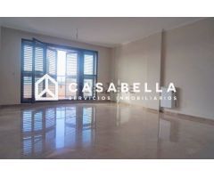 Piso en Venta en Valencia de las Torres, Valencia