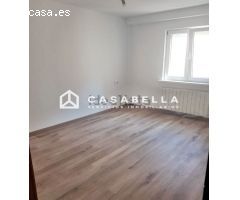 Piso en Venta en Valencia de las Torres, Valencia