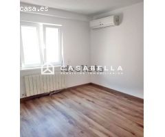 Piso en Venta en Valencia de las Torres, Valencia