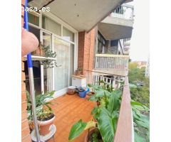 Oportunidad en Sant Andreu - Piso bien ubicado, luminoso y espacioso con balcón y vistas despejadas