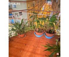 Oportunidad en Sant Andreu - Piso bien ubicado, luminoso y espacioso con balcón y vistas despejadas