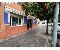 LOCAL COMERCIAL CON LICENCIA, EN ESQUINA DE CALLE  TERESA DE CALCUTA