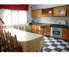 AMPLIA VIVIENDA EN VENTA, CON EXTERIOR.