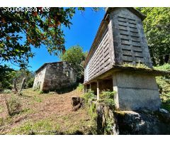 Terreno con casa para restaurar.