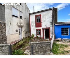 SE VENDE CASA PARA REFORMAR CON UN PEQUEÑO TERRENO A UN PASO DE LA PLAYA