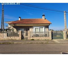Venta de Chalet en Zona Aguiño ¡Tu hogar ideal cerca de la playa!