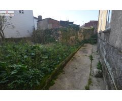 Se vende casa para restaurar con terreno en Carreira con vistas al mar y