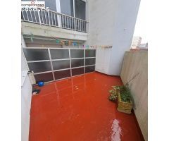 SE VENDE PISO EL EL CENTRO DE RIBEIRA DE TRES HABITACIONES