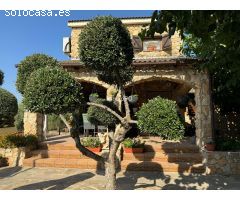 ¡Descubre este impresionante chalet en el  término de Vilanova de Segrià, listo para convertirse en