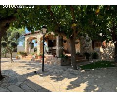 ¡Descubre este impresionante chalet en el  término de Vilanova de Segrià, listo para convertirse en