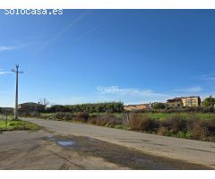 Oportunidad: Casa de 2 pisos con almacén y terreno en Alguaire