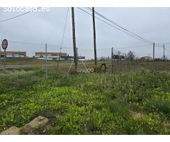 Oportunidad única: Casa con amplio terreno en Lleida