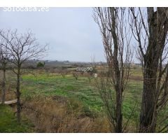 Oportunidad única: Casa con amplio terreno en Lleida