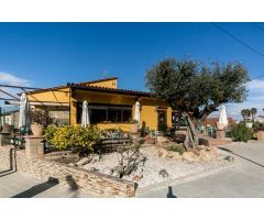 Restaurante con casa en preciosa ubicación de Cerdanyola