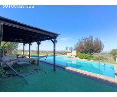 ¡Oportunidad única! Espectacular casa con piscina y vistas en Alcoletge
