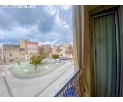 Piso seminuevo con vistas a plaza en Santa Bárbara