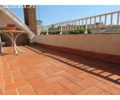 SANT CELONI (CENTRO): MAGNÍFICA CASA EN ESQUINA MUY BIEN SITUADA CON PÁRQUING Y TERRAZA