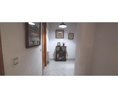 SANT CELONI (CENTRO): MAGNÍFICA CASA EN ESQUINA MUY BIEN SITUADA CON PÁRQUING Y TERRAZA
