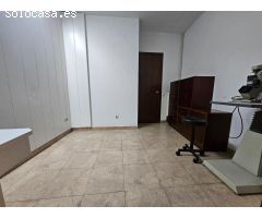 SANT CELONI (CENTRO): PRECIOSO LOCAL EN ALQUILER ADAPTADO A JOYERÍA Y ÓPTICA