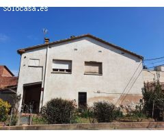 Casa con terreno en el centro de Vilobí dOnyar