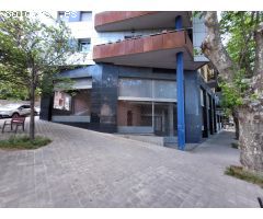 Tu negocio en un amplio local en bruto de lEixample de Figueres