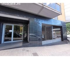 Tu negocio en un amplio local en bruto de lEixample de Figueres