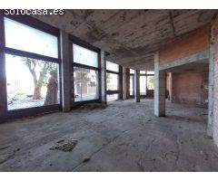 Tu negocio en un amplio local en bruto de lEixample de Figueres