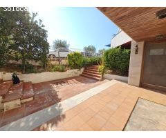 Amplio local comercial, en el Paseo marítimo de LEscala
