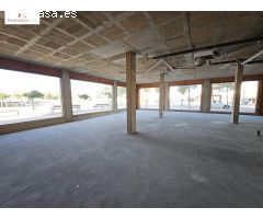 Local comercial en esquina en Vilablareix