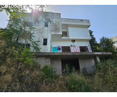 Casa en construcción. Obra parada