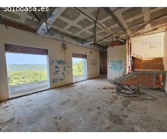 Casa en construcción. Obra parada