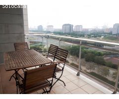 Vivienda luminosa, con terraza y bonitas vistas!!
