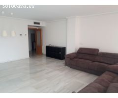 Vivienda luminosa, con terraza y bonitas vistas!!