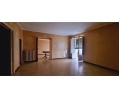 Edificio en Venta en Jacarilla, Huesca