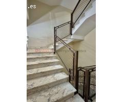 ¡Gran oportunidad en Cangas! Vivienda con garaje, trastero y amplias posibilidades de reforma