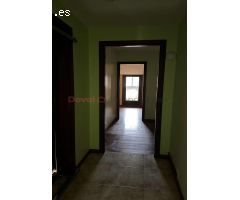 ¡Gran oportunidad en Cangas! Vivienda con garaje, trastero y amplias posibilidades de reforma