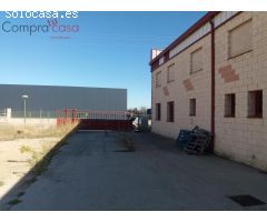 VENTA.-.NAVES CON GRAN CAMPA.-.POLIGONO NICOMEDES GARCIA.-NEGOCIABLE.-