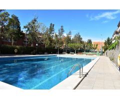 SPACIOUS APARTMENT + PARKING AND POOL IN CASTELLDEFELS - CANYARS AREA