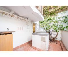 PLANTA BAJA CON TERRAZA PARA ENTRAR A VIVIR EN VILA DE GRACIA.