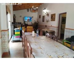 CASA DE CAMPO DE AMPLIA PARCELA CON TERRENO DE LABOR