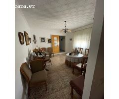 SE VENDE AMPLIA CASA EN CARRETERA DE LA MOJONERA