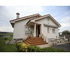 Chalet en Venta en Hinojedo, Cantabria