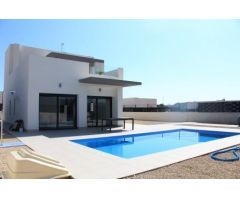 Chalet 3 dormitorios, 2 baños, piscina privada, solárium en Aspe