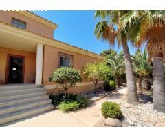 Chalet en Venta en la Nucia, Alicante