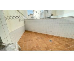 GRAO DE GANDIA - PRIMER PISO CON PATIO - SE VENDE