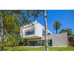 VILLA EXTRAORDINARIA  EN EL LUJOSO RESORT DE GOLF LAS COLINAS(ALICANTE)