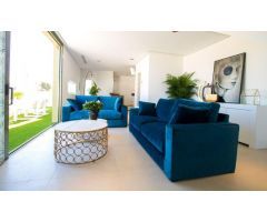 MODERNO ADOSADO CON JARDIN Y SOLARIUM