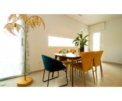 MODERNO ADOSADO CON JARDIN Y SOLARIUM