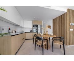 Bungalow de planta alta a la venta con piscina privada en San Pedro del Pinatar